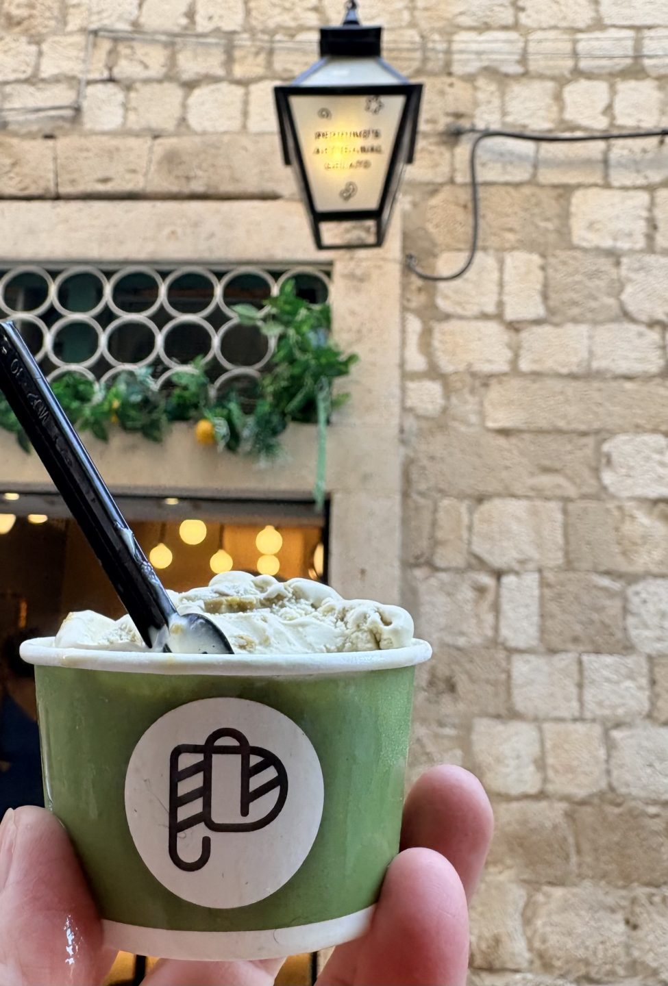 Postikortti Balkanilta - Peppino's icecream, Dubrovnik, Kroatia,