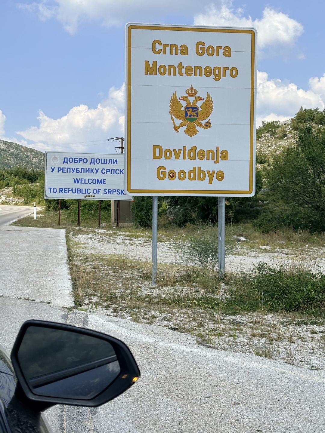 Postikortti Balkanilta - Montenegro ja Bosnia-Herzegovina raja-asema,